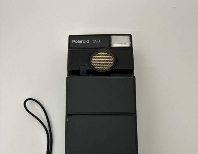 ポラロイド Polaroid 690 インスタントカメラをお買取り(^^♪ 