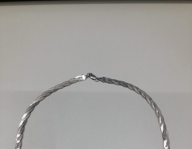 金のネックレスをお買取りさせていただきました。