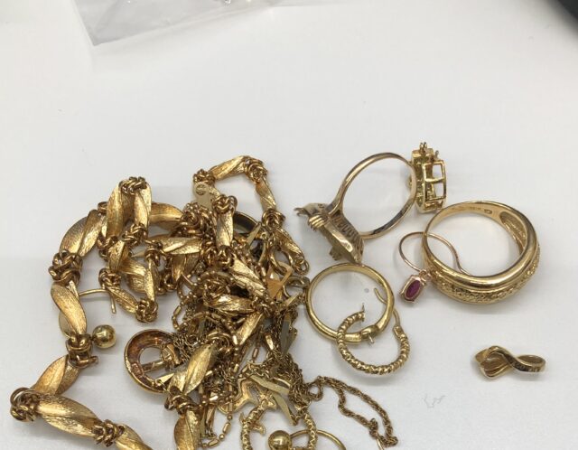 金のアクセサリーをお買取りしました(^^♪